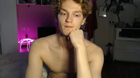 Snapshot of daniel_yumm chatting on 05-26-26, 02:13 Daniel online show from 05-26-26, 02:13