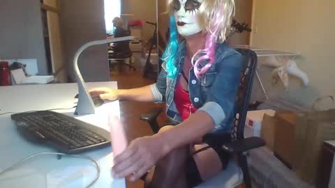 newcumer online show from 12-12-24, 08:47