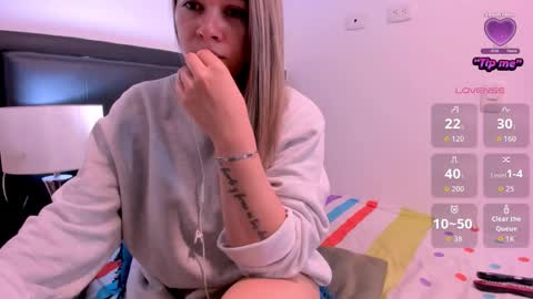 daniela online show from 11-25-25, 11:54