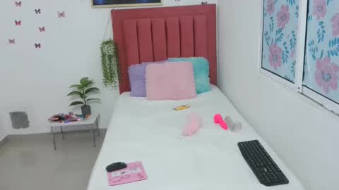 Snapshot of daniela_lan chatting on 10-17-25, 10:07 daniela_lan online show from 10-17-25, 10:07