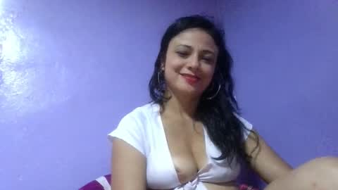daniela_love1 online show from 10-16-25, 09:05