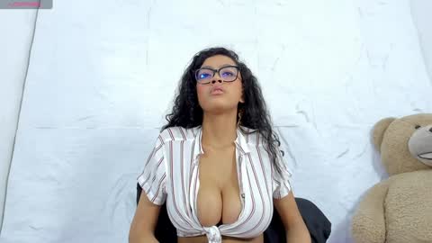 Snapshot of daniela_mendozza chatting on 12-04-24, 08:29 Dani online show from 12-04-24, 08:29