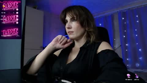 Snapshot of danielacooperx chatting on 10-19-25, 12:50 Daniela Cooper online show from 10-19-25, 12:50