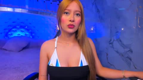 Snapshot of danielahill chatting on 08-04-26, 03:43 Danny online show from 08-04-26, 03:43