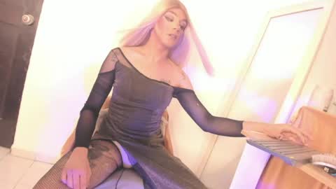 danielamay00 online show from 06-28-26, 07:20
