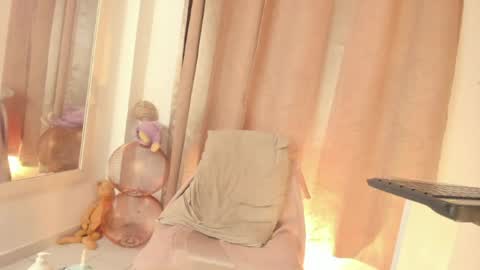 danielamay00 online show from 07-12-26, 09:50