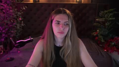 danielareign online show from 04-02-26, 06:00