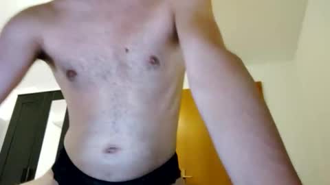 Snapshot of danielbt28 chatting on 12-16-25, 09:42 danielbt28 online show from 12-16-25, 09:42