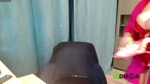 Snapshot of daniellavas chatting on 12-12-24, 09:30 JessicaWhite online show from 12-12-24, 09:30