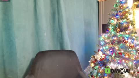 Snapshot of daniellavas chatting on 12-28-24, 11:30 JessicaWhite online show from 12-28-24, 11:30