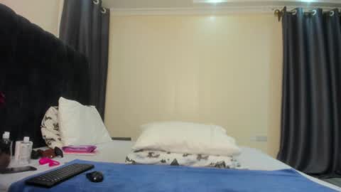 Snapshot of danielle_rock chatting on 02-19-25, 03:28 danielle_rock online show from 02-19-25, 03:28