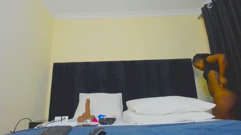 Snapshot of danielle_rock chatting on 10-14-25, 10:38 danielle_rock online show from 10-14-25, 10:38