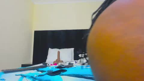 Snapshot of danielle_rock chatting on 11-03-25, 08:32 danielle_rock online show from 11-03-25, 08:32