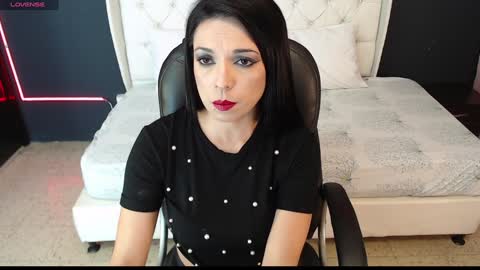 Snapshot of danielle_smithh chatting on 01-08-25, 03:08 Danielle Smith online show from 01-08-25, 03:08