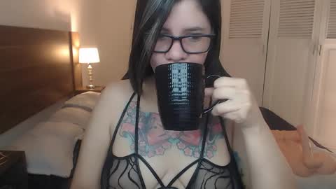 daniellerain online show from 06-02-26, 09:44