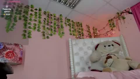 Snapshot of daniellex_ chatting on 07-25-26, 01:36 daniellex_ online show from 07-25-26, 01:36