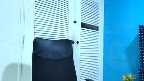 Dani online show from 01-25-25, 04:34