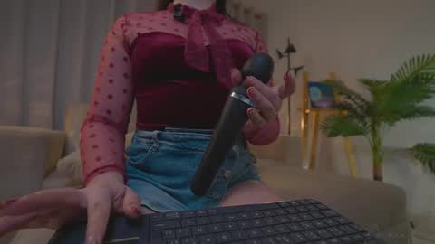      online show from 09-14-25, 12:32