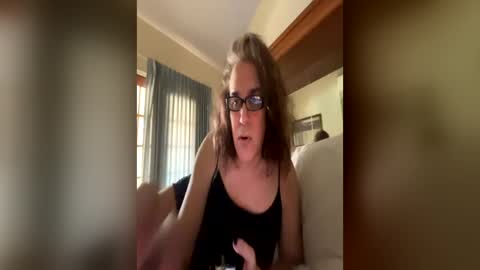 Snapshot of danikadelacruz chatting on 06-16-26, 02:52 Dani online show from 06-16-26, 02:52