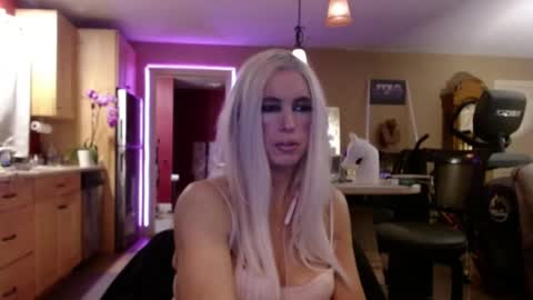 Snapshot of danikawhite69 chatting on 05-27-26, 12:13 DanikaWhite69 online show from 05-27-26, 12:13