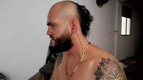 Snapshot of daniloh_xxx chatting on 10-27-25, 04:11 daniloh_xxx online show from 10-27-25, 04:11