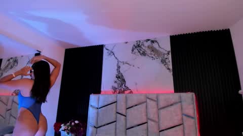 Snapshot of daniphoenixx chatting on 10-25-25, 07:30 Dani Phonenix online show from 10-25-25, 07:30