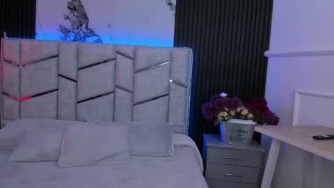 Snapshot of daniphoenixx chatting on 11-20-25, 07:13 Dani Phonenix online show from 11-20-25, 07:13