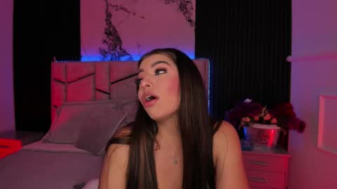 Snapshot of daniphoenixx chatting on 11-21-25, 07:23 Dani Phonenix online show from 11-21-25, 07:23