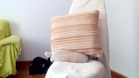 Snapshot of daniroca8 chatting on 01-10-26, 03:25 daniroca8 online show from 01-10-26, 03:25