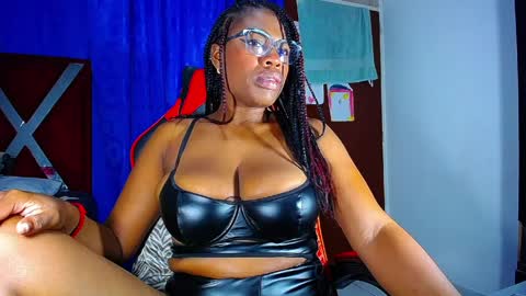 danisabrownn online show from 04-10-26, 02:33