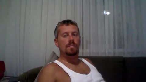 Snapshot of danisami12345 chatting on 10-22-25, 10:09 daniel online show from 10-22-25, 10:09