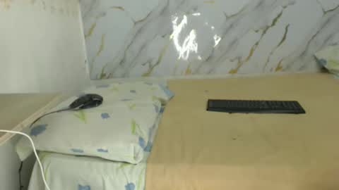 Snapshot of danisha99 chatting on 09-27-25, 10:31 INSTAGRAM Minni Moom online show from 09-27-25, 10:31