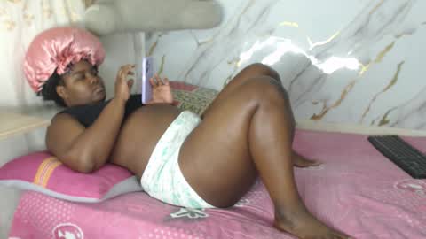 Snapshot of danisha99 chatting on 11-12-25, 05:13 INSTAGRAM Minni Moom online show from 11-12-25, 05:13