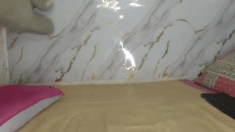 Snapshot of danisha99 chatting on 11-20-25, 08:47 INSTAGRAM Minni Moom online show from 11-20-25, 08:47