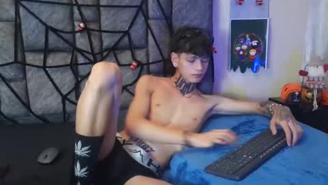 Snapshot of dann_brown chatting on 12-07-24, 03:14 Dann Brown online show from 12-07-24, 03:14