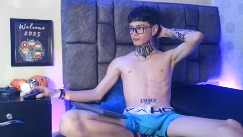 Snapshot of dann_brown chatting on 02-01-25, 07:02 Dann Brown online show from 02-01-25, 07:02