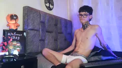 Snapshot of dann_brown chatting on 02-19-25, 06:10 Dann Brown online show from 02-19-25, 06:10