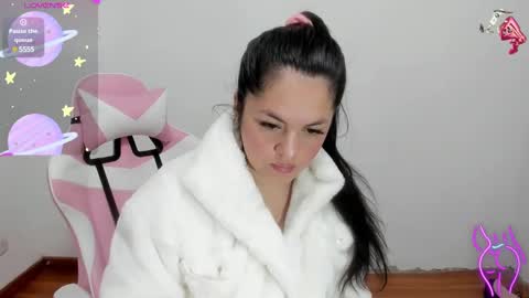 Snapshot of danna_1111 chatting on 01-21-25, 12:07 danna online show from 01-21-25, 12:07