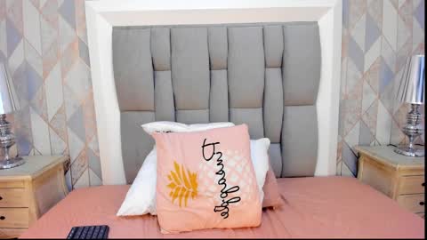 Danna online show from 01-30-25, 06:24