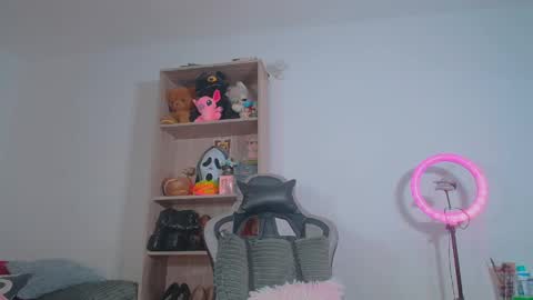 danna isabella online show from 05-16-26, 07:45