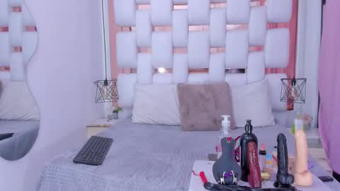 Danna Flame online show from 11-04-25, 01:21