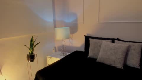 danna_palmeth online show from 11-25-25, 07:36