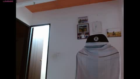 Danna online show from 02-20-25, 07:19