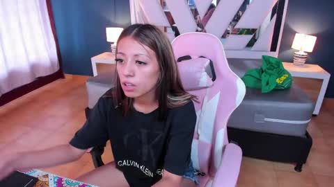  danna  online show from 05-25-26, 06:58