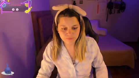 Snapshot of danna_wry chatting on 12-20-25, 11:28 danna_wry online show from 12-20-25, 11:28