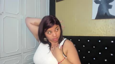 Danna Garza online show from 02-08-25, 04:03