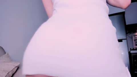 Snapshot of dannahyde chatting on 01-21-25, 08:21 Insta DannaBlueX online show from 01-21-25, 08:21