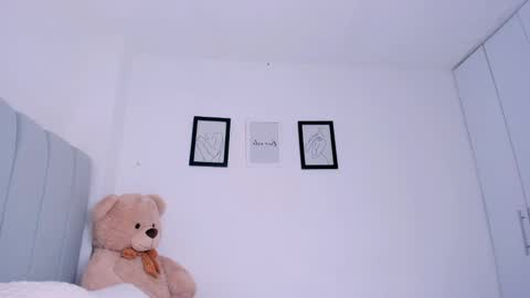 Snapshot of dannahyde chatting on 01-27-25, 10:38 Insta DannaBlueX online show from 01-27-25, 10:38