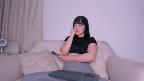 Snapshot of dannahyde chatting on 02-03-25, 08:13 Insta DannaBlueX online show from 02-03-25, 08:13