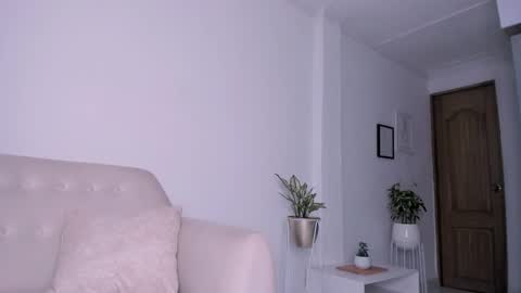 Snapshot of dannahyde chatting on 02-08-25, 09:25 Insta DannaBlueX online show from 02-08-25, 09:25